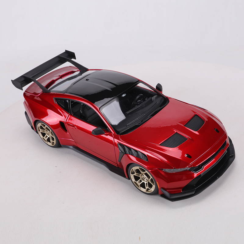 Maisto 1:18 2025 Ford Mustang  – Model Kit Lamborghini Bewertung und Preis