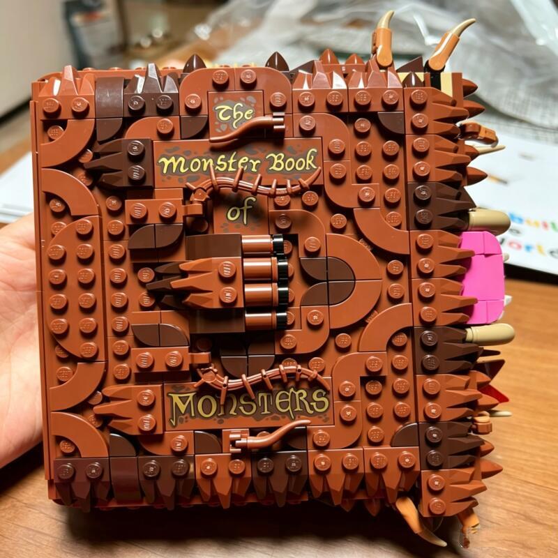 Chomping Monster Book of Monst – Model Kit Harry Potter Bewertung und Preis